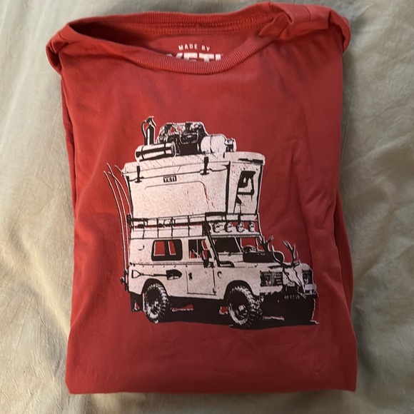 Yeti Cooler T-Shirt Camping Truck Jeep with Giant Cooler Adult Medium Size Red - Picture 1 of 5